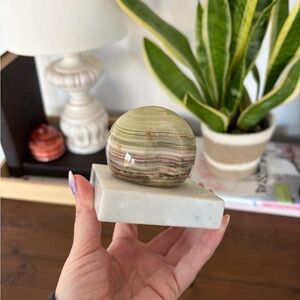 Striped Large banded green Onyx Sphere on marble base made in Italy